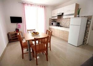 Imagen de la galería de Apartment in Vrbnik - Insel Krk 36872, en Vrbnik