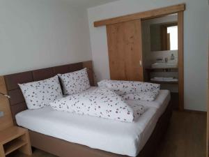 Zdjęcie z galerii obiektu Apartments in Kappl/Paznauntal 36440 w mieście Kappl