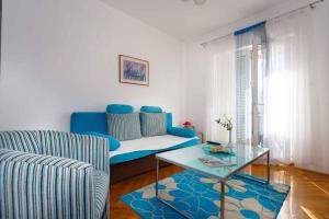Ein Sitzbereich in der Unterkunft Apartments in Vrbnik - Insel Krk 36771