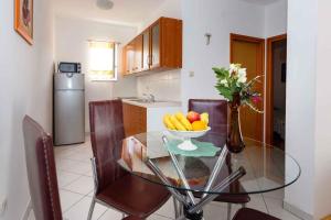 Küche/Küchenzeile in der Unterkunft Apartments in Vrbnik - Insel Krk 36771