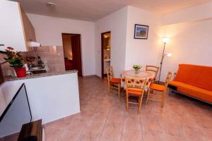 Fotografie z fotogalerie ubytování Apartment in Vrbnik - Insel Krk 36856 ve Vrbniku