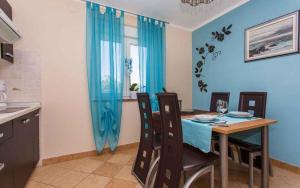 Kuchyňa alebo kuchynka v ubytovaní Apartment in Vrbnik - Insel Krk 35843