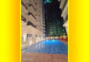 Бассейн в Lafayette Park Square,Iloilo Business Park Condo P или поблизости