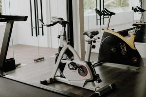 Fitness centrum a/nebo fitness zařízení v ubytování Rayz UMM Hotel Malang