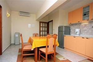 Gallery image of Apartment in Kampor with sea view, terrace, air conditioning, Wi-Fi (4610-5) in Kampor