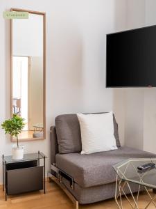 TV a/nebo společenská místnost v ubytování Apartment Berlin Paul-Robeson-Straße
