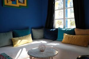 A seating area at Dar Elrio