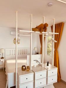 Posteľ alebo postele v izbe v ubytovaní Exclusive bungalow with stunning Sea Views by 75Steps