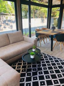 Istumisnurk majutusasutuses Mókus Apartmanház