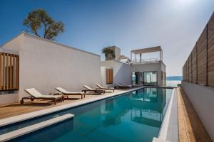 Hồ bơi trong/gần Wind Rose Wellness Villas, Villa Bura