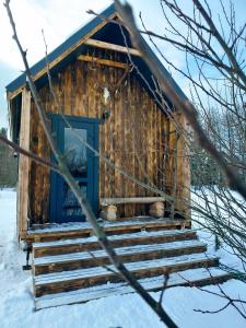 Φωτογραφία από το άλμπουμ του Brīvdienu namiņš ar pirtiņu σε Kuyvizhi