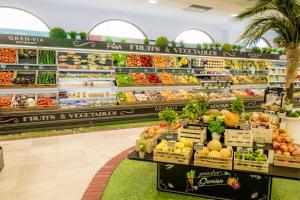 Comida no apart-hotel ou em algum lugar perto