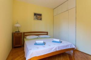 Posteľ alebo postele v izbe v ubytovaní Sleep & Fly Cottage