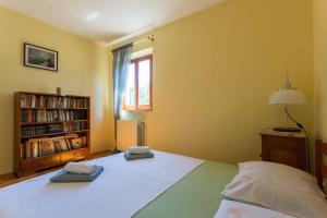 Posteľ alebo postele v izbe v ubytovaní Sleep & Fly Cottage