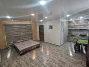 Postel nebo postele na pokoji v ubytování Spacious studio apartment