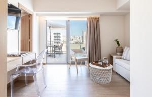 Gallery Suites & Residences Piraeus的休息区