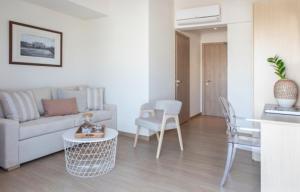 Gallery Suites & Residences Piraeus的休息区