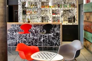 Lounge nebo bar v ubytování ibis Clermont Ferrand Nord Riom