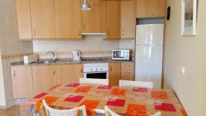 Kuchnia lub aneks kuchenny w obiekcie Apartamentos Sotavento - Playa La Tejita - El Médano