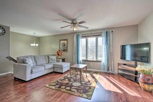 Charming Rochester Home, 4 Mi to Mayo Clinic! 휴식 공간