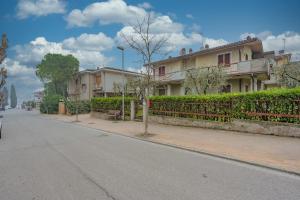 Afbeelding uit fotogalerij van Casa Mary Tre - attico con terrazza a 2 passi dal lago in Sirmione