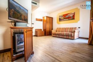 TV a/nebo společenská místnost v ubytování Crabun Hotel