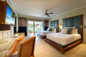 TV a/nebo společenská místnost v ubytování Grand Palladium Punta Cana Resort & Spa - All Inclusive