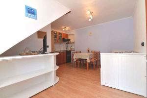 Fotografia z galérie ubytovania Apartment in Veli Losinj 15050 vo Veli Lošinj