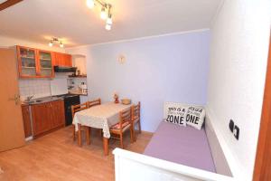 Fotografia z galérie ubytovania Apartment in Veli Losinj 15050 vo Veli Lošinj