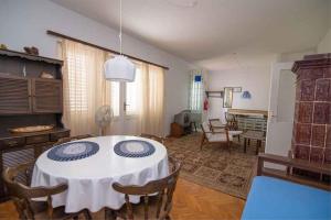Posedenie v ubytovaní Apartment in Veli Losinj 34684