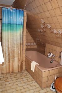 Et badeværelse på Hotel Zur Erholung