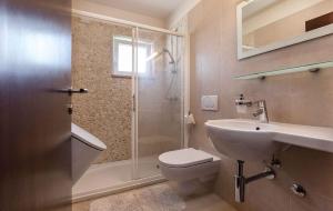 Koupelna v ubytování Apartment in Vrvari/Istrien 9898
