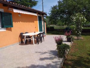 Ogród w obiekcie Holiday home in Rovinj - Istrien 11494