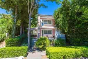 Vonkajšia záhrada v ubytovaní Three-Bedroom Holiday Home in Crikvenica II