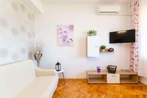 Fotografia z galérie ubytovania Two-Bedroom Apartment in Crikvenica XXXIII v destinácii Sopaljska