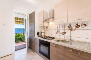 Fotografia z galérie ubytovania Two-Bedroom Apartment in Crikvenica XXXIII v destinácii Sopaljska