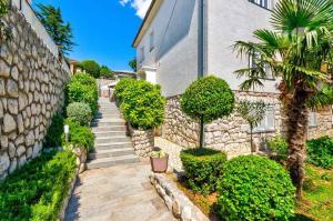 Fotografia z galérie ubytovania Two-Bedroom Apartment in Crikvenica XXXIII v destinácii Sopaljska
