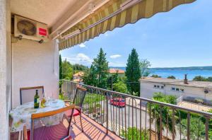 Fotografia z galérie ubytovania Two-Bedroom Apartment in Crikvenica XXXIII v destinácii Sopaljska