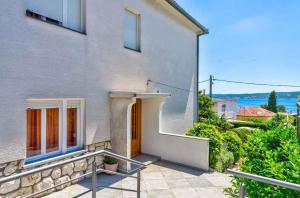 Fotografia z galérie ubytovania Two-Bedroom Apartment in Crikvenica XXXIII v destinácii Sopaljska