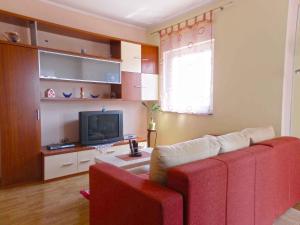 TV a/nebo společenská místnost v ubytování Apartment in Medulin/Istrien 9075