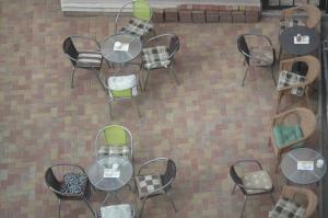 A restaurant or other place to eat at Szent Gellért Hostel