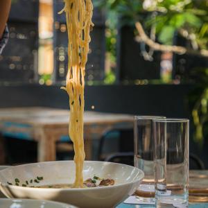 Φαγητό σε αυτό το ξενοδοχείο ή κάπου εκεί κοντά