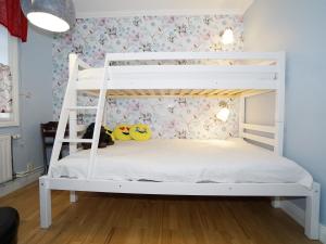 Postel nebo postele na pokoji v ubytování Condis Lägenheten