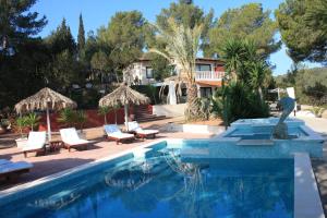 The swimming pool at or close to Hotel Rural Cas Pla