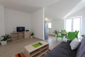 Телевизор и/или развлекательный центр в Apartments Sucic Iva i Tea