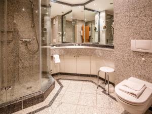 Koupelna v ubytování Dünenpark Binz - Komfortplus Ferienwohnung mit 1 Schlafzimmer und Balkon im Dachgeschoss 136