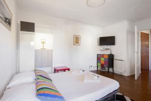 Μια τηλεόραση ή/και κέντρο ψυχαγωγίας στο Studio Marinella - Welkeys