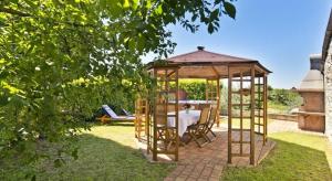 Zahrada ubytování Holiday house in Buje with balcony, air conditioning, W-LAN, washing machine (567-1)