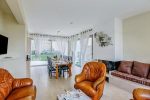 Χώρος καθιστικού στο Maison Émeraude Ker Paul & Ker Julien- appartements vue mer