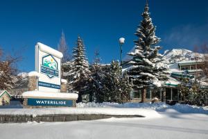 Pocaterra Inn & Waterslide a l'hivern